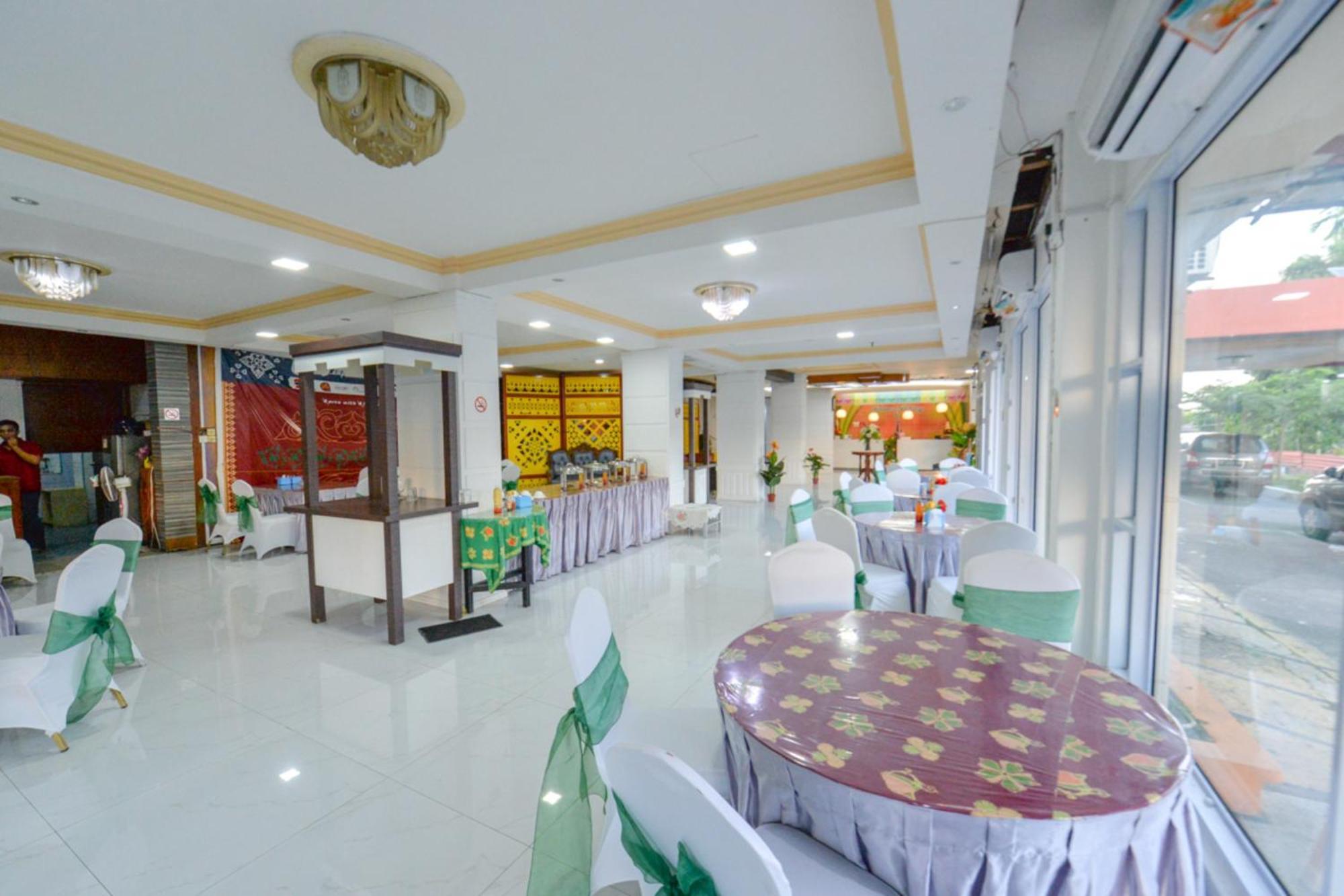 Oyo 2487 Sampurna Jaya Hotel Tanjung Pinang Exterior photo