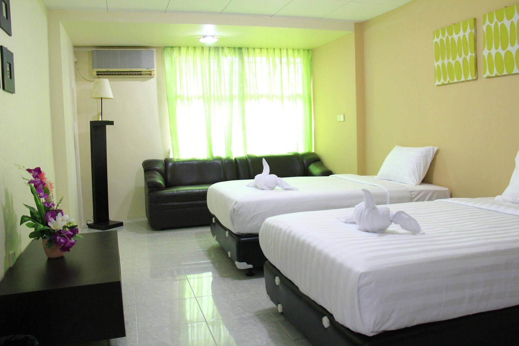 Oyo 2487 Sampurna Jaya Hotel Tanjung Pinang Exterior photo